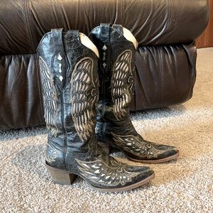 Corral Women’s Wing and Cross Snip Toe Western Boot